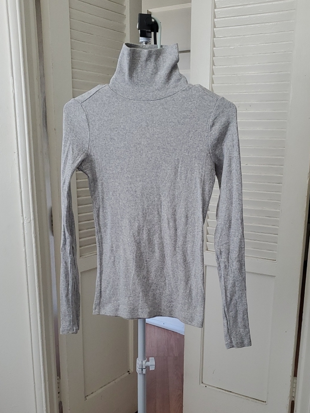 Free Assembly Grey Ribbed Organic Cotton Turtleneck Long Sleeves Top Size XS